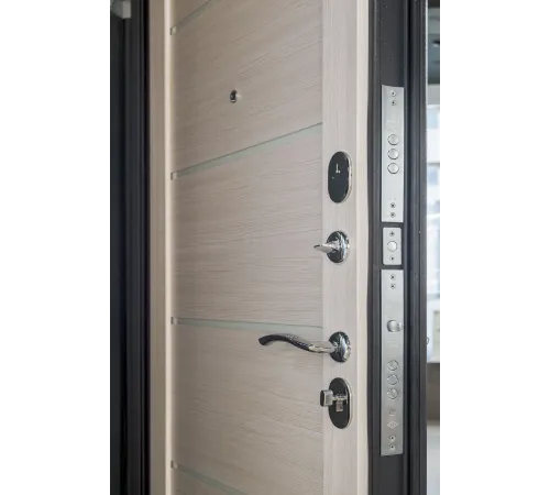 Входная металлическая дверь Гарда Муар Царга Лазер Лиственница беж