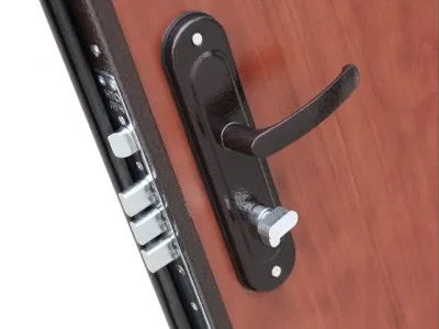 ДВЕРИ В ТАМБУР